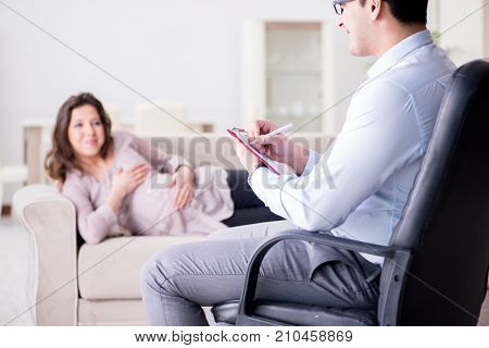 Pregnant woman visiting psychologist doctor
