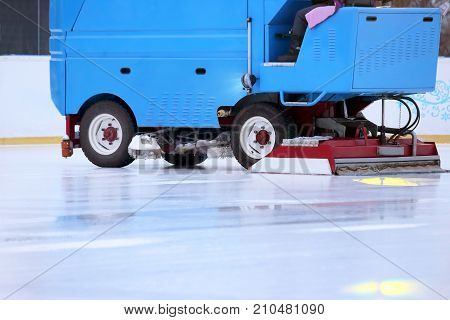special machine ice harvester cleans the ice rink