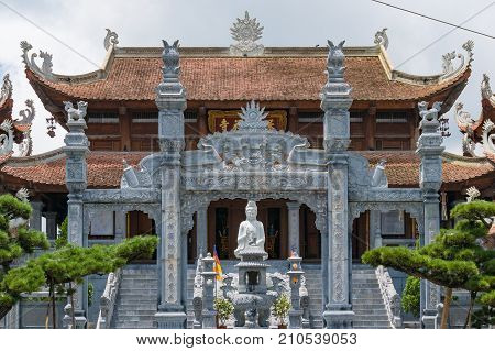 Bao An Thien Tu Pagoda Temple Near Fansipan Mountain