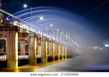 Fountain with light show at Banpo Bridge