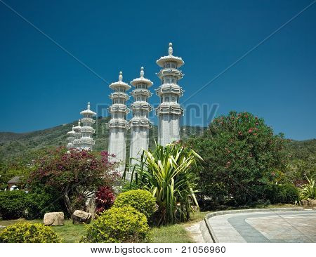 하이난 buddism centr에 불교 사원 탑