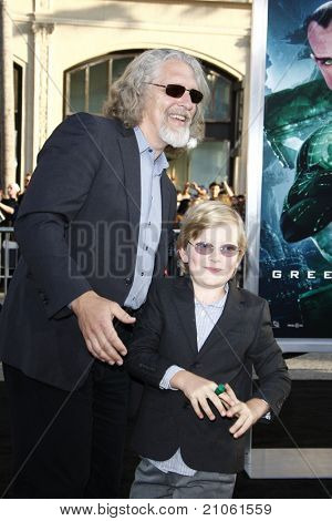 LOS ANGELES - 15 JUN: Clancy Brown; zoon op de première van Warner Bros. Pictures 'Green Lantern' hij