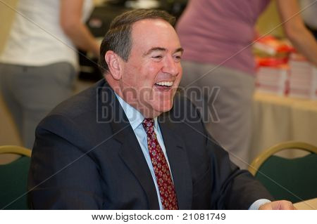 New Orleans, la 16. Juni: der frühere Gouverneur Mike Huckabee bei einer Signierstunde auf die republikanischen Führer