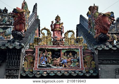 The pottery ridge crest on the roof of Chinese ancestral hall.