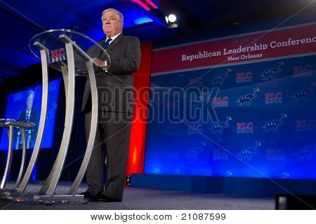 NEW ORLEANS, LA - 17 giugno: Il governatore del Mississippi Haley Barbour affronta il Co Leadership repubblicana
