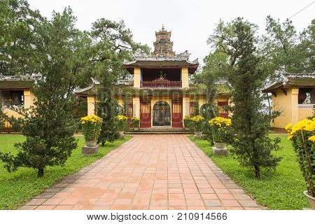 The Pagoda Of The Celestial Lady In Hue Vietnam - Chua Thien Mu