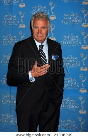 LOS ANGELES - JUN 17: John McCook v oblasti tisku na 38 roční denní výtvarného umění & Ente