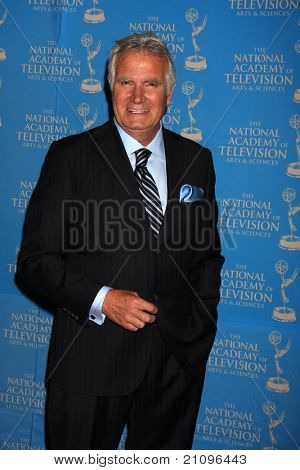 LOS ANGELES - JUN 17: John McCook v oblasti tisku na 38 roční denní výtvarného umění & Ente