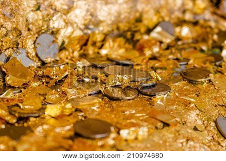 Gilding gold sheet on steel ball and Buddha statue