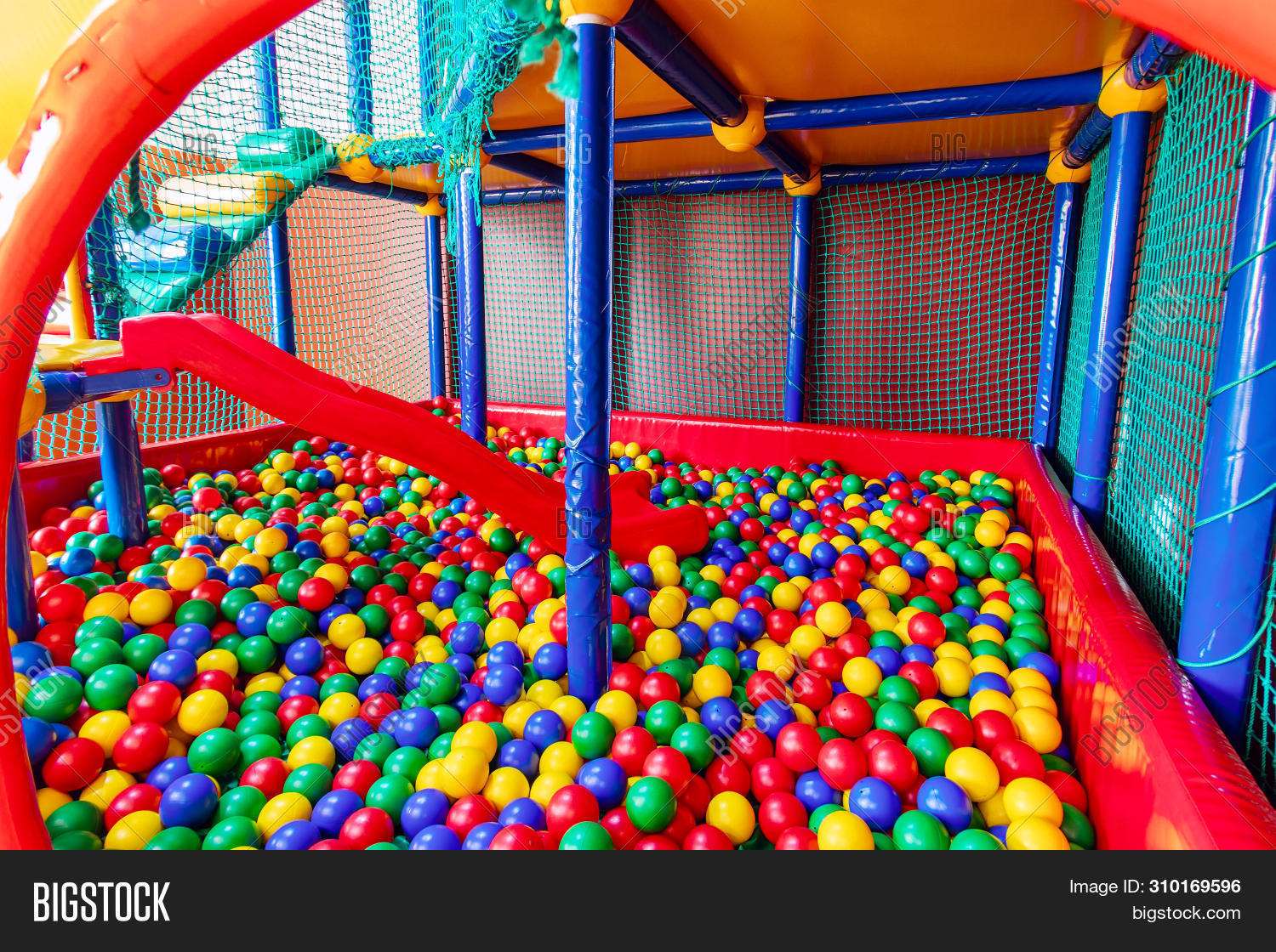 pool of plastic balls