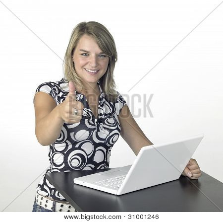 Schattig Computing meisje signalen Allright