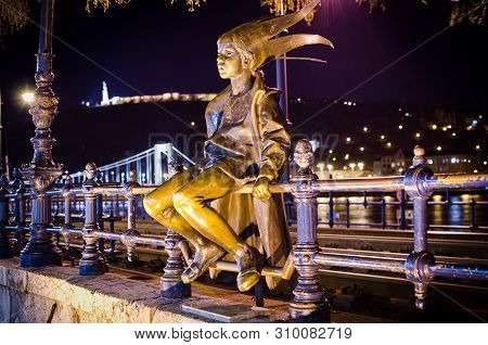 Budapest, Hungary - March 03, 2012. Bronze Statue Of Little Princess By Marton Laszlo - Kiskiralylan