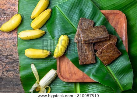 Easter Island Tahitian Polynesian Banana Pie Pupping Poe On Wooden Plate On Banana Palm Tree Leaves