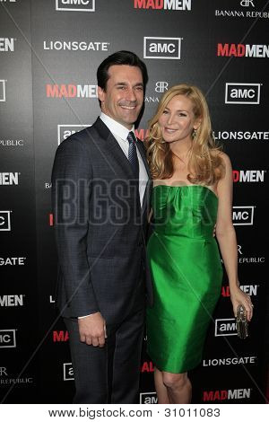 LOS ANGELES, CA - 14 de MAR: Jon Hamm, Jennifer Westfeldt en proyección especial de AMC de 'Mad Men' seaso