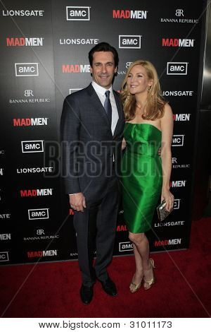 LOS ANGELES, CA - 14 de MAR: Jon Hamm, Jennifer Westfeldt en proyección especial de AMC de 'Mad Men' seaso