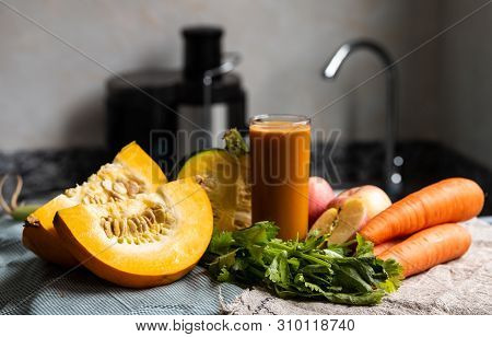 The Fresh And Green Vegetables With Juice