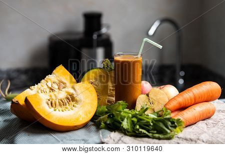 The Fresh And Green Vegetables With Juice