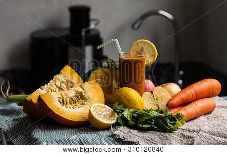 The Fresh And Green Vegetables With Juice