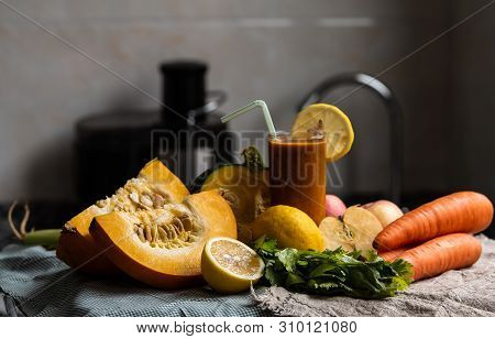 The Fresh And Green Vegetables With Juice