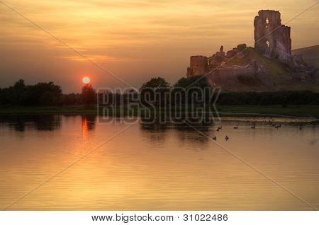 Sprookjeskasteel en prachtige zonsondergang