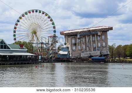 Myrtle Beach, South Carolina/usa - March 29, 2019: The Upside-down Wonderworks Educational/entertain