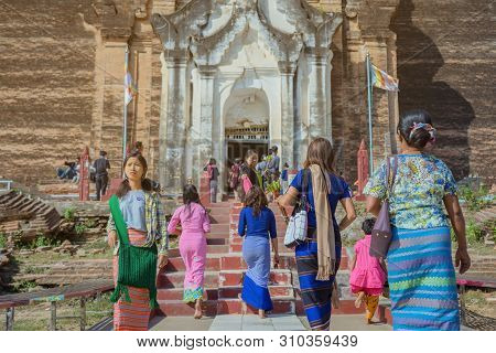 Mingun-myanmar, January 20, 2019 : Unidentified Tourists Come To Visit And Take Photographys At The