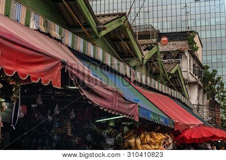 Bangkok,thailand - Jun 29, 2019 : Typical Scene On Khlong Toei Wet Market. This Is Bangkoks Largest 