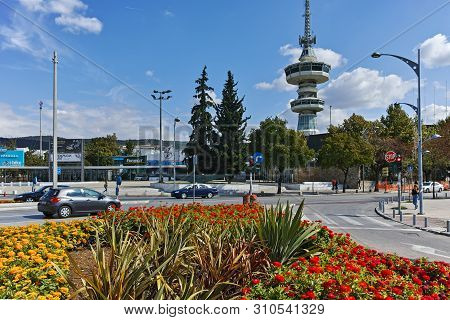 Thessaloniki, Greece - September 30, 2017: Ote Tower And Flowers In Front In City Of Thessaloniki, C