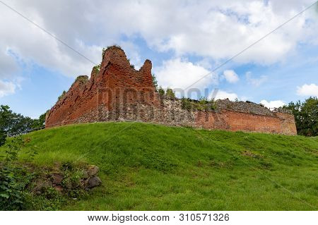 Stare Drawsko, Zachodniopomorskie / Polska - July 9, 2019: Old Ruins Of The Joanit Castle In Central