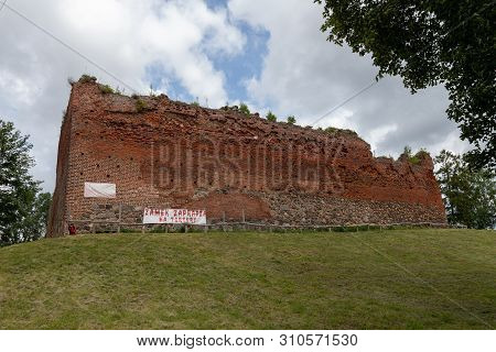 Stare Drawsko, Zachodniopomorskie / Polska - July 9, 2019: Old Ruins Of The Joanit Castle In Central