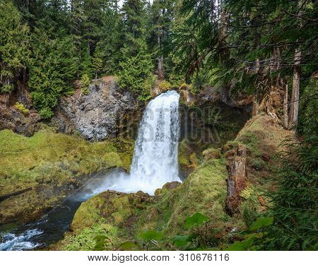Sahalie Falls Along The Mckenzie River, Oregon, Usa