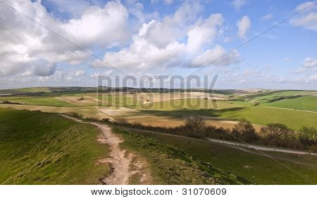atemberaubende Landschaft Landschaft mit lebendigen Farben und lebendigen Himmel