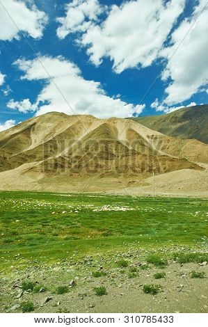 Gorge Holoyn Havzal, Bajan-olgij, Mongolia Nature  Landscape