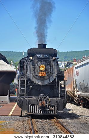 Scranton, Pa, Usa - Aug 7, 2010: Steam Locomotive Canadian National 3254 In Steamtown National Histo