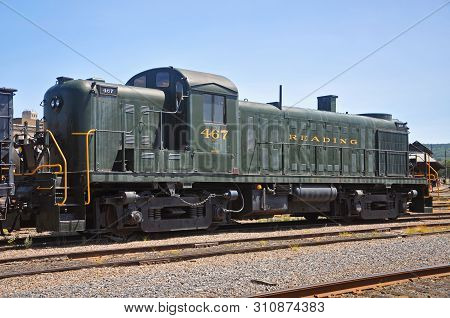 Scranton, Pa, Usa - Aug 7, 2010: Reading Railroad Rdg 467 Is A Alco Rs3 Diesel Locomotive In Steamto