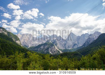 Gorgeous View Of Moutain Spik In Julian Apls