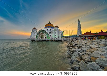 Kuala Lumpur, Malaysia - June 24, 2019: Beautiful Sunset Over The Malacca Straits Mosque Or Masjid S
