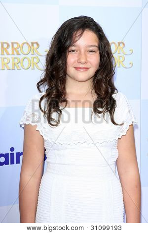 LOS ANGELES - 17 Mär: Amara Miller bei der Premiere 