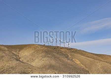 Wind Energy For Producing Electricity I California, Usa Covers A Huge Amout Of Energy
