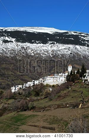 Bílý vesnice, Capileira, Andalusie, Španělsko.