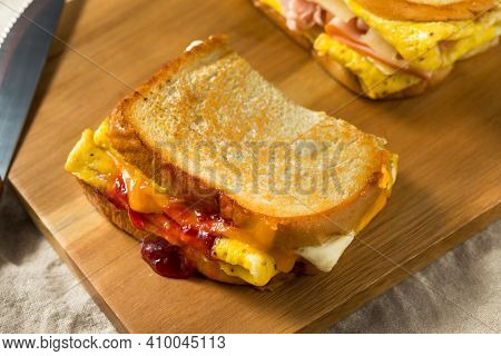Homemade One Pan Egg Breakfast Sandwich