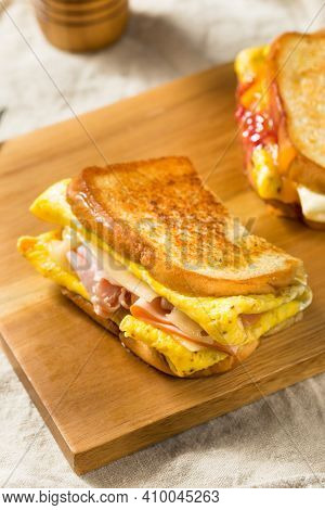 Homemade One Pan Egg Breakfast Sandwich