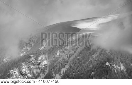 Winter in Godeanu Mountains, Carpathians, Romania, Europe
