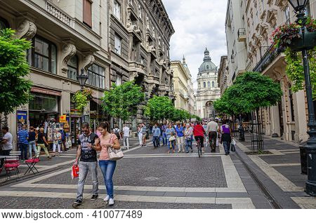 Budapest, Hungary - September 18, 2016: Tourists On The Main Street Of The City Of Budapest, Vaci St
