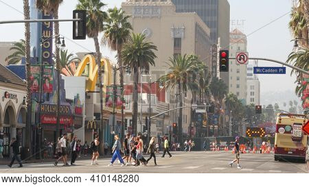 Los Angeles, California, Usa - 7 Nov 2019: Walk Of Fame Promenade, Hollywood Boulevard In La City. P