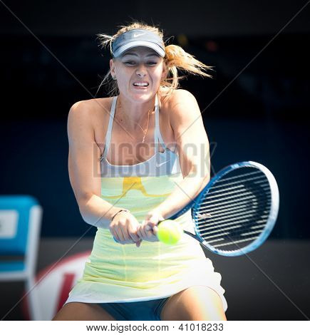 MELBOURNE - 14. ledna: Maria Sharapova Ruska v jejím prvním kole vyhrát nad Olga Puchkova nebo Russi