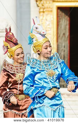 unbekannten Schauspielerin Asawa Leela Tanz zeigen