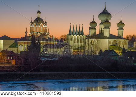 Temples Of The Tikhvinsky Theotokos-assumption Monastery Against The Background Of The December Suns