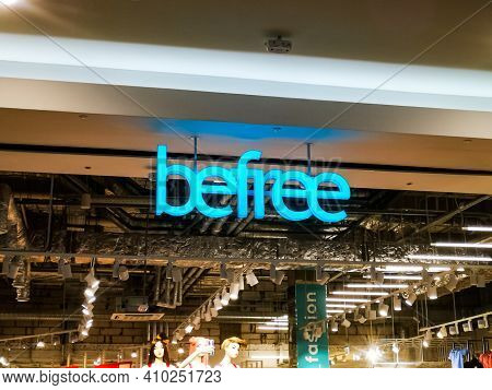 Showcase Of A Clothing Store Befree 22.02.2021 In Russia, The City Of Kazan St. Pavlyukhina 91.