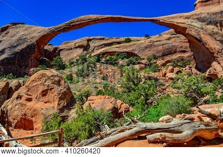Landscape Arch Is One Of The Major Arches On The Devils Garden Trail. Arches Np In Moab, Utah